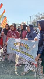 Kirab Budaya Dalam Rangka Sedekah Labuh