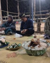 Ada sesuatu di lapangan baru Prahu